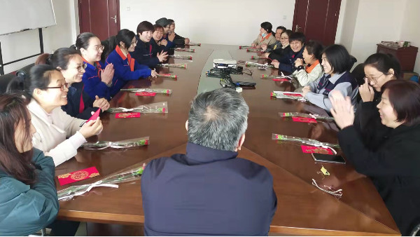 關(guān)愛(ài)婦女，溫暖同行——“三.八”婦女節(jié)公司為女職工發(fā)放節(jié)日慰問(wèn)品